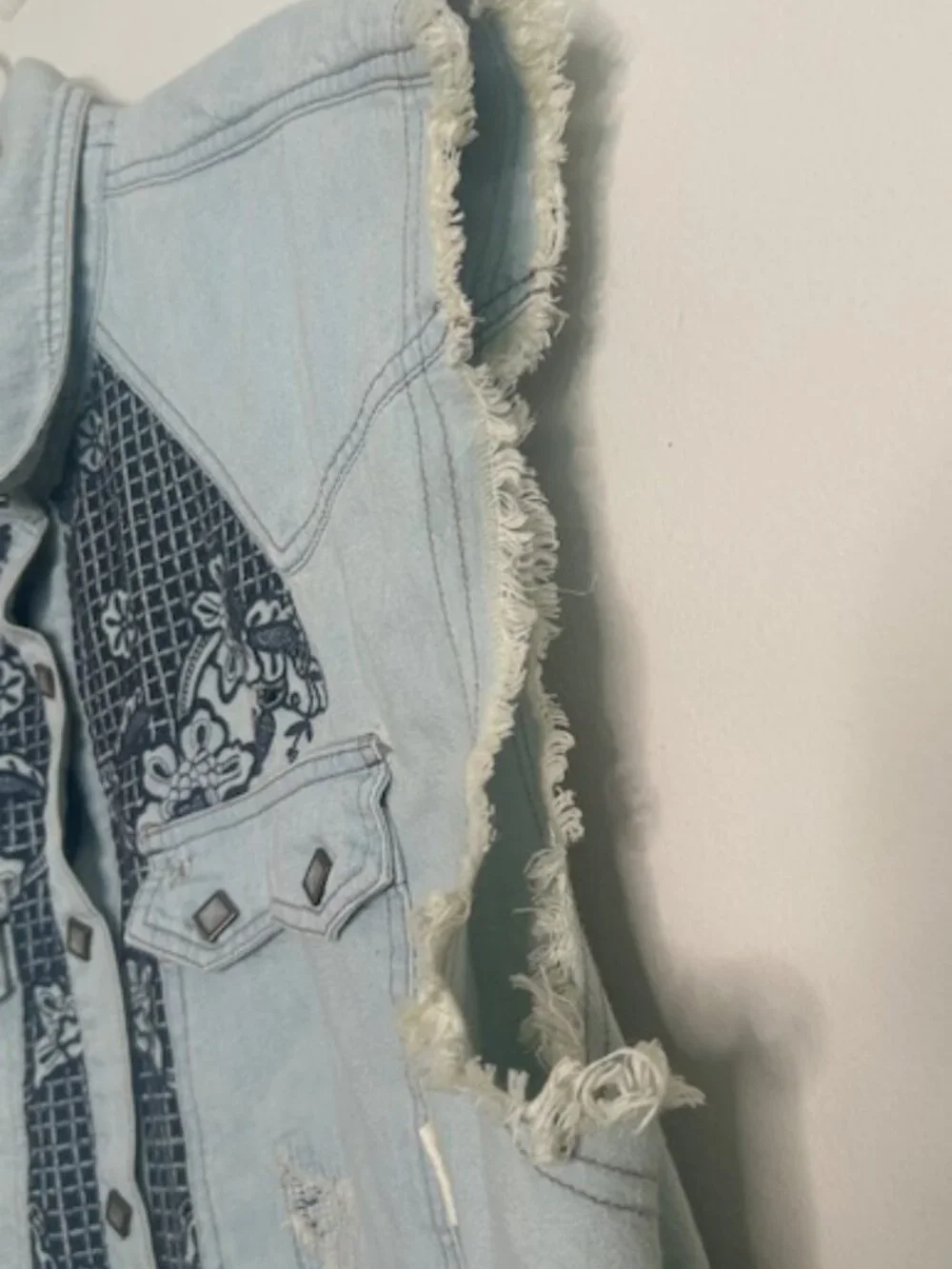 We the Free x Free People Western Wear Cutoff Denim Embroidered Fray Snap Top - Picture 7 of 16
